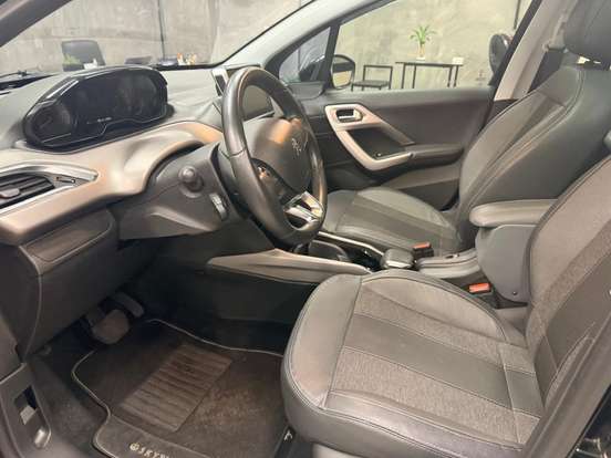PEUGEOT-2008-2021