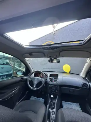 PEUGEOT-207-2012