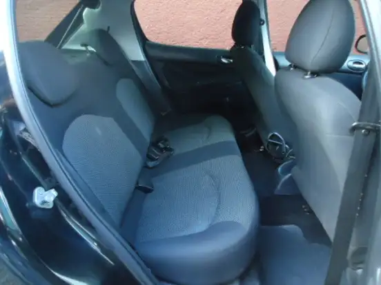 PEUGEOT-207-2011