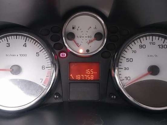 PEUGEOT-207-1.4 XR 8V FLEX 4P MANUAL PEUGEOT-207-2012