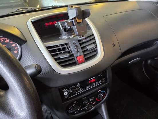 PEUGEOT-207-2010