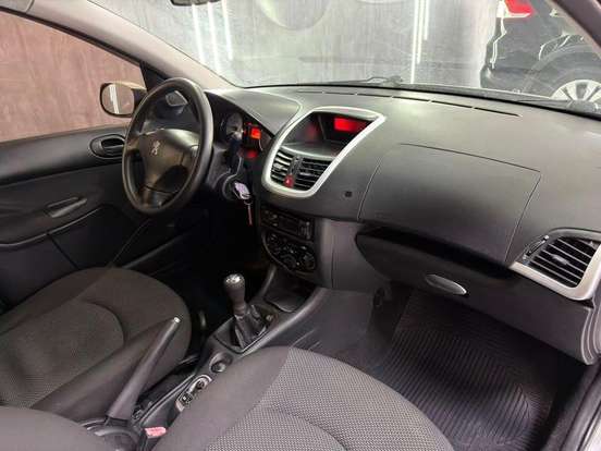 PEUGEOT-207-2011