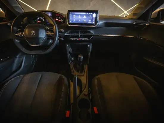 PEUGEOT-208-2023