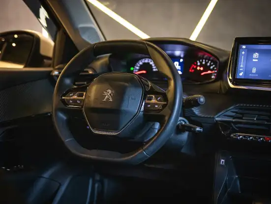 PEUGEOT-208-2023