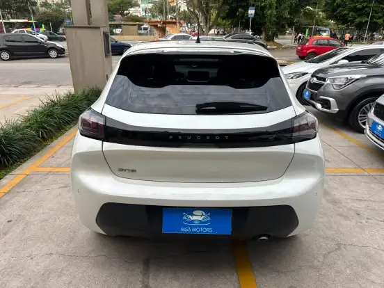 PEUGEOT-208-2022
