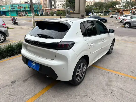 PEUGEOT-208-2022