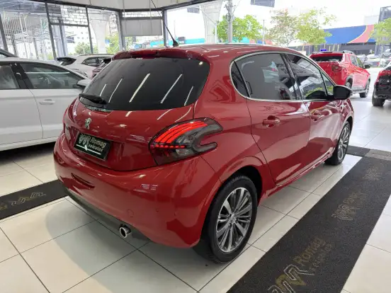 PEUGEOT-208-2018