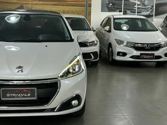 PEUGEOT-208-2016