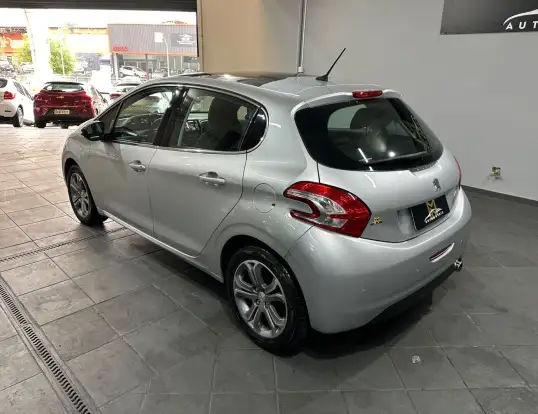 PEUGEOT-208-1.6 GRIFFE 16V FLEX 4P AUTOMÁTICO PEUGEOT-208-2014