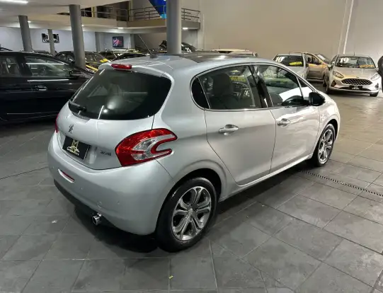 PEUGEOT-208-2014