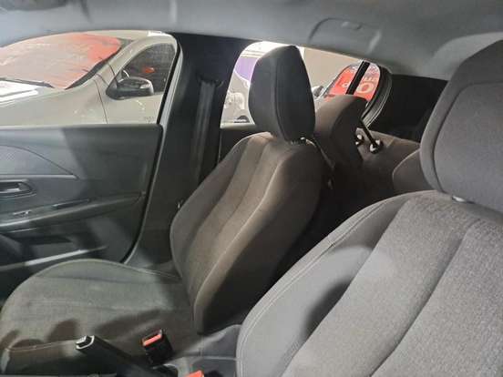 PEUGEOT-208-2023