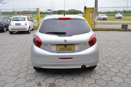 PEUGEOT-208-2017