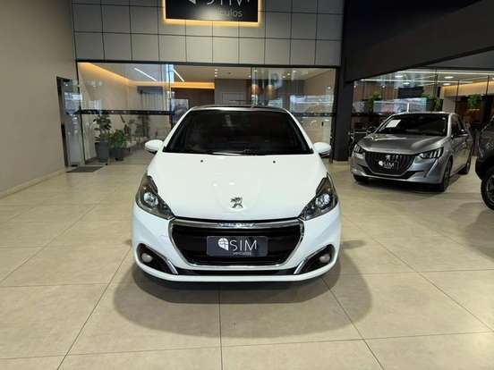 PEUGEOT-208-2018