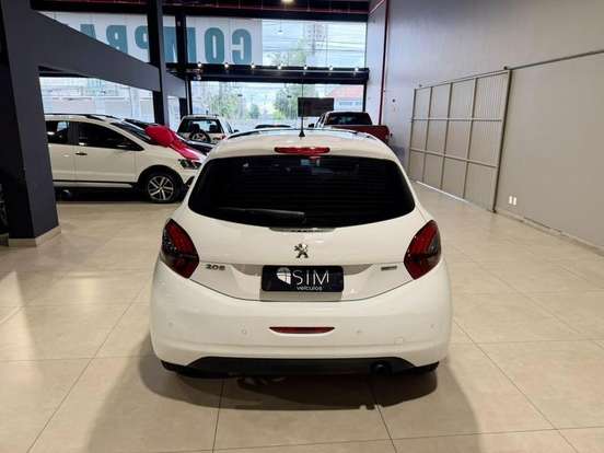 PEUGEOT-208-2018