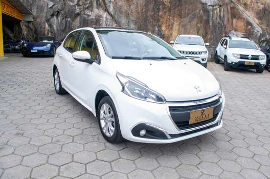 PEUGEOT-208-2016
