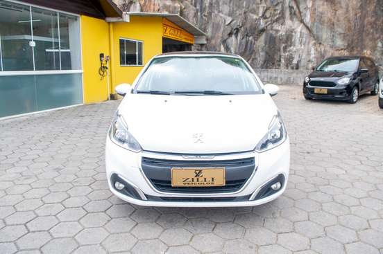 PEUGEOT-208-2016