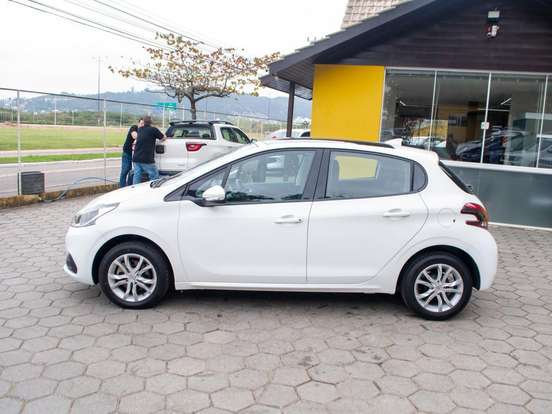 PEUGEOT-208-1.2 ALLURE 12V FLEX 4P MANUAL PEUGEOT-208-2016