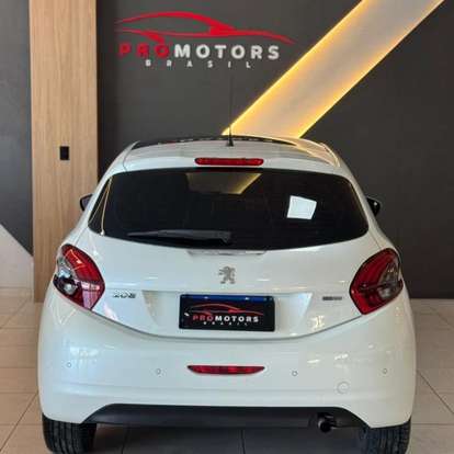 PEUGEOT-208-2018