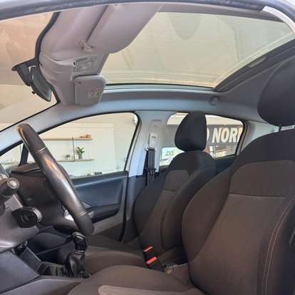 PEUGEOT-208-2018