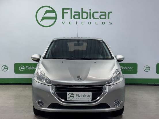 PEUGEOT-208-2015