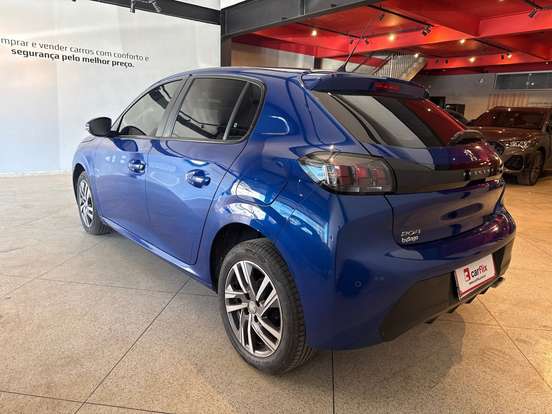 PEUGEOT-208-2021