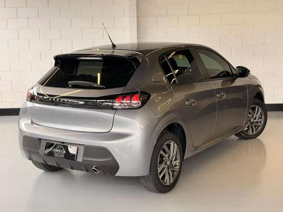 PEUGEOT-208-2022