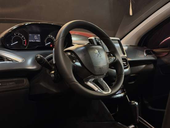 PEUGEOT-208-1.6 GRIFFE 16V FLEX 4P AUTOMÁTICO PEUGEOT-208-2014