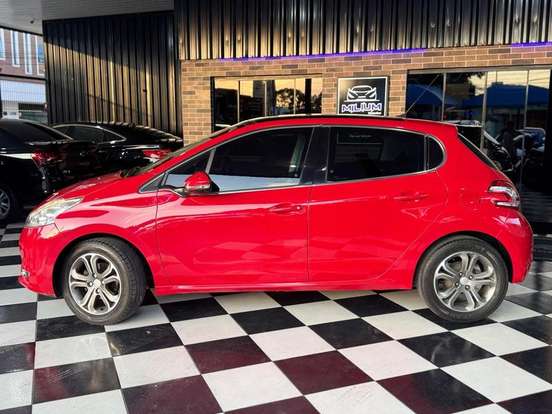 PEUGEOT-208-2014