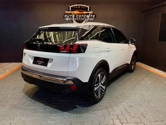 PEUGEOT-3008-2018