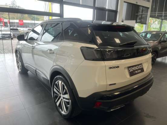 PEUGEOT-3008-2022