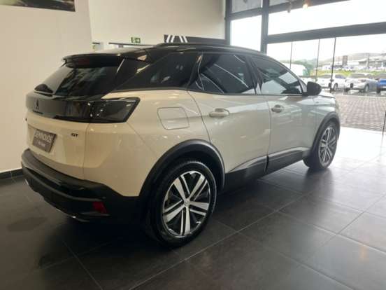PEUGEOT-3008-2022