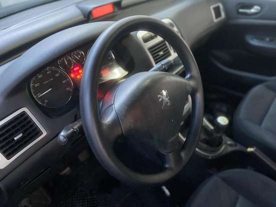 PEUGEOT-307-2009