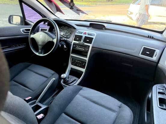 PEUGEOT-307-2011