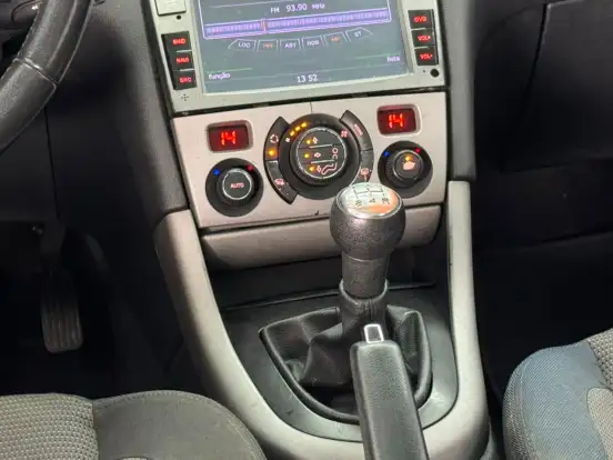 PEUGEOT-308-2015