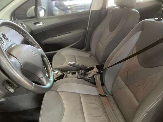 PEUGEOT-308-2018