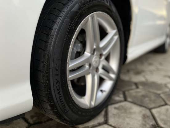 PEUGEOT-308-2012
