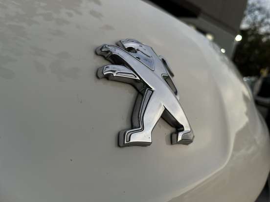 PEUGEOT-308-2.0 ALLURE 16V FLEX 4P AUTOMÁTICO PEUGEOT-308-2012