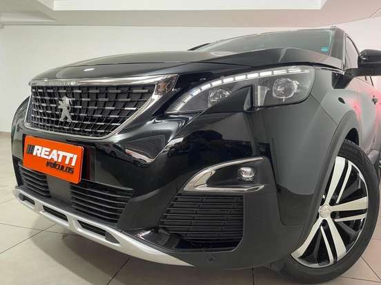 PEUGEOT-5008-2018