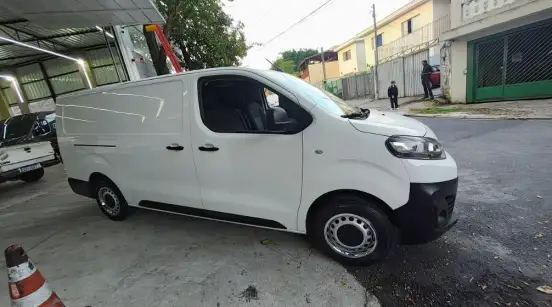 PEUGEOT-EXPERT-2021