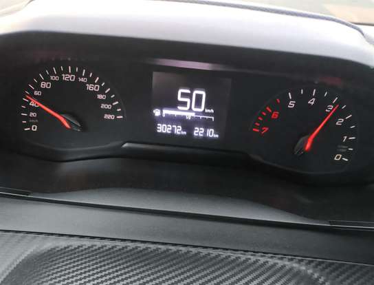 PEUGEOT-208-2023