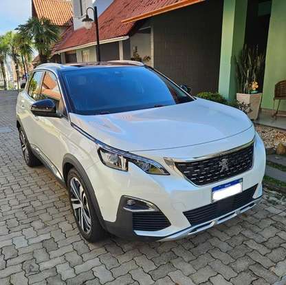 PEUGEOT-3008-2018