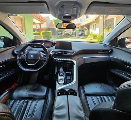 PEUGEOT-3008-2018