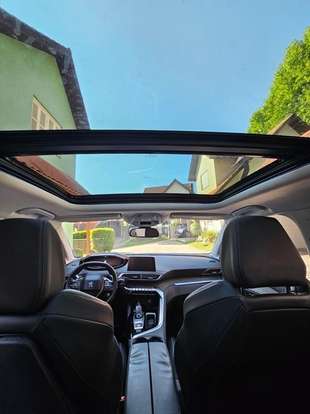 PEUGEOT-3008-2018