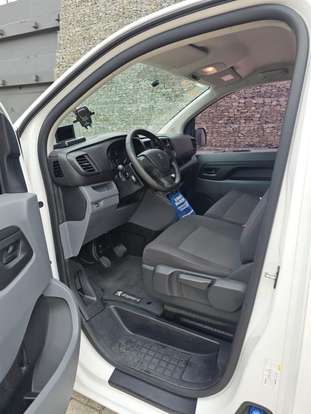 PEUGEOT-EXPERT-2021