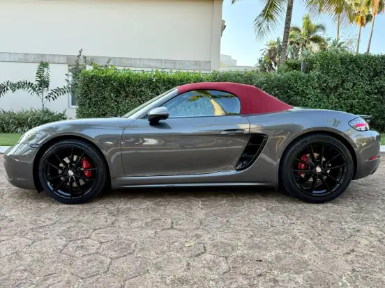 PORSCHE-718-2016