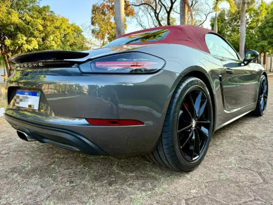 PORSCHE-718-2016