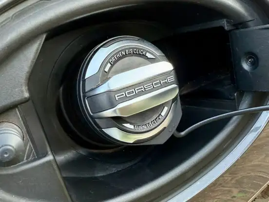 PORSCHE-718-2016