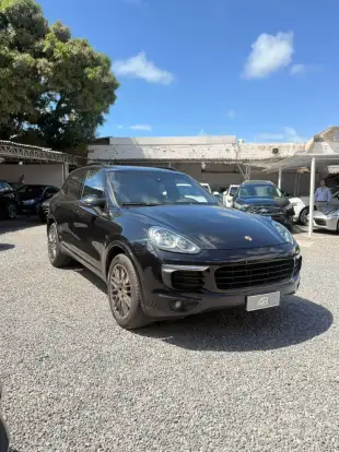 PORSCHE-CAYENNE-2017