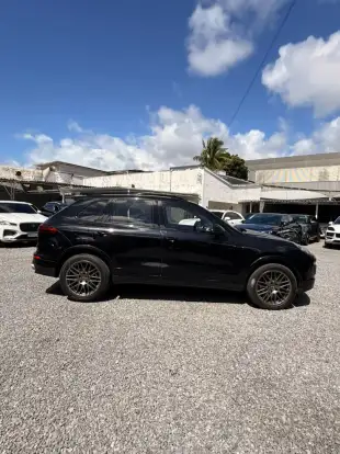PORSCHE-CAYENNE-2017