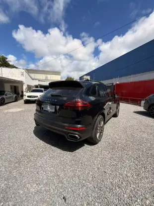 PORSCHE-CAYENNE-2017